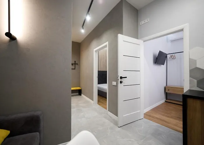 Royal On Hmelnytskogo 37 Lviv