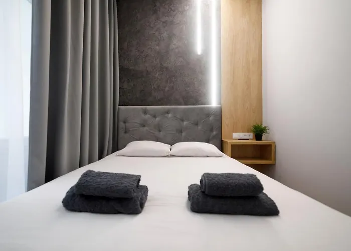 Royal On Hmelnytskogo 37